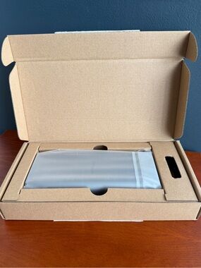 New in Box Targus 140W USB-C Portable Power Bank